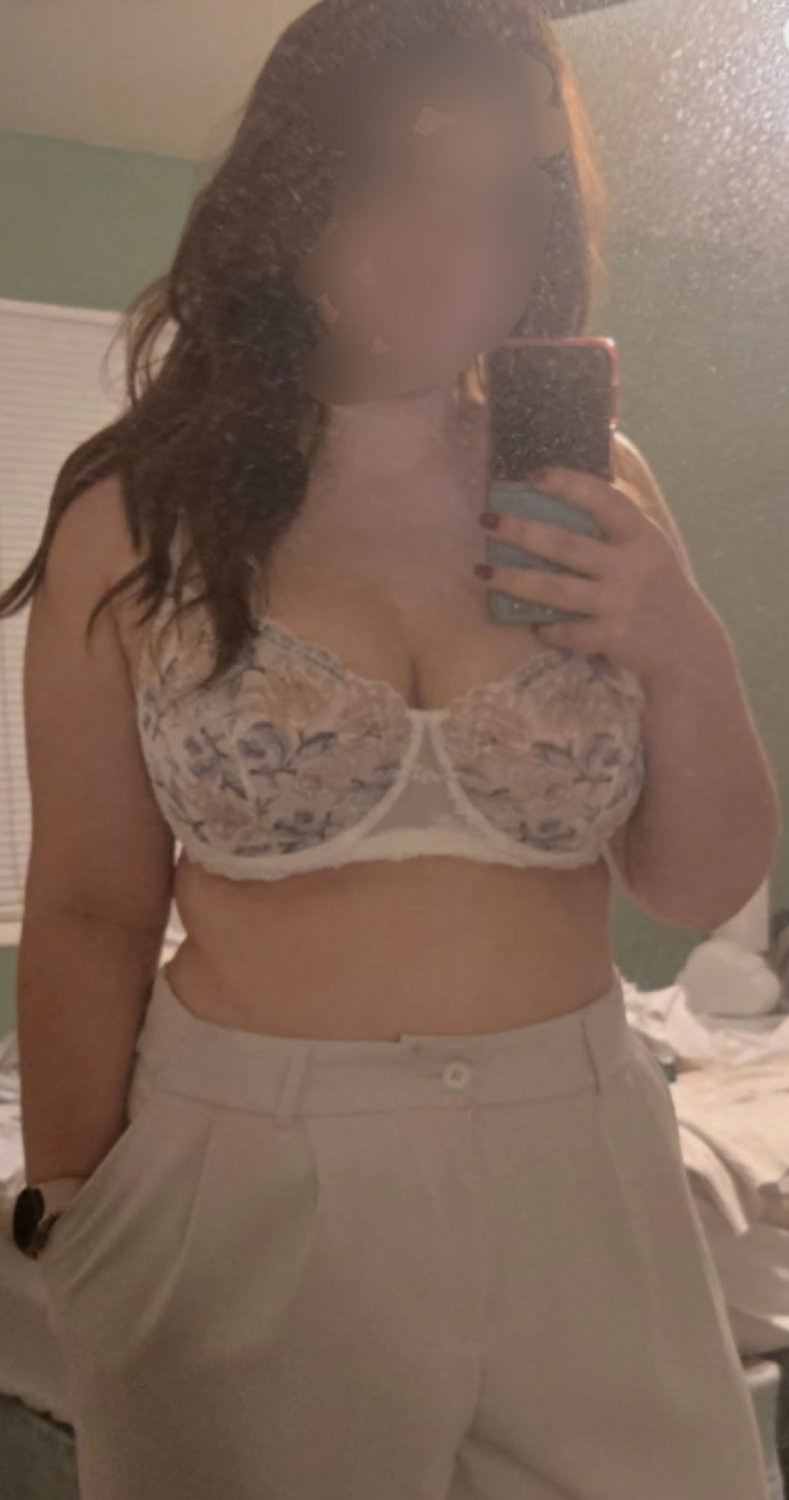 ❤️‍🔥🤤Personal favorites of her❤️‍🔥🤤🥵 28 yr old wife,  38DD, has had no kids🥵🥵🥵 #5U75IOZ0