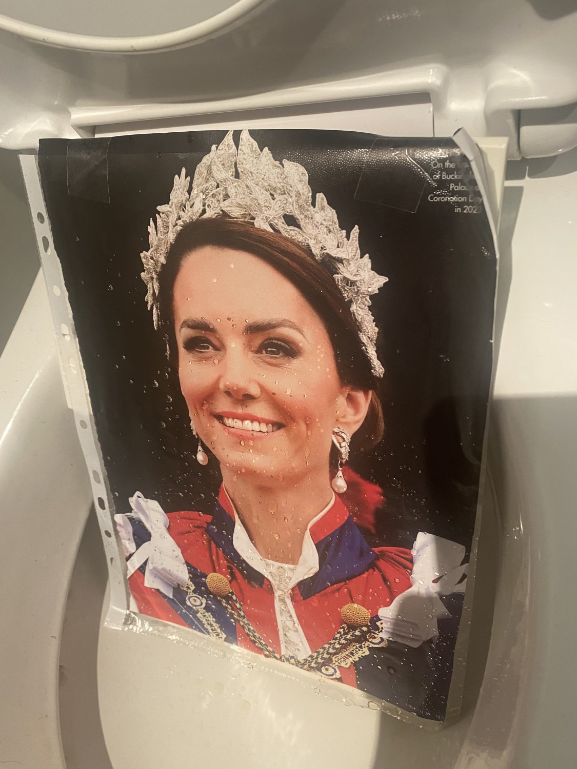 Pissing on A Princess #7idHMJGS